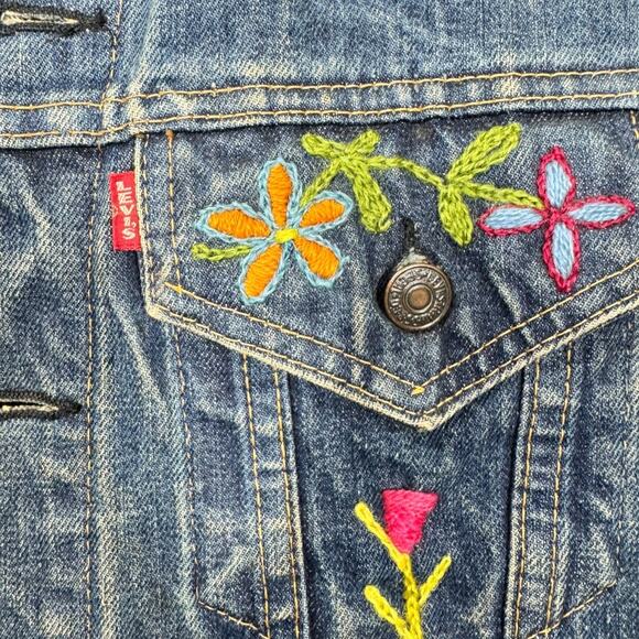 Vintage Levi's Denim Vest Embroidered Small Floral Horse Western Boho Festival - Picture 5 of 8